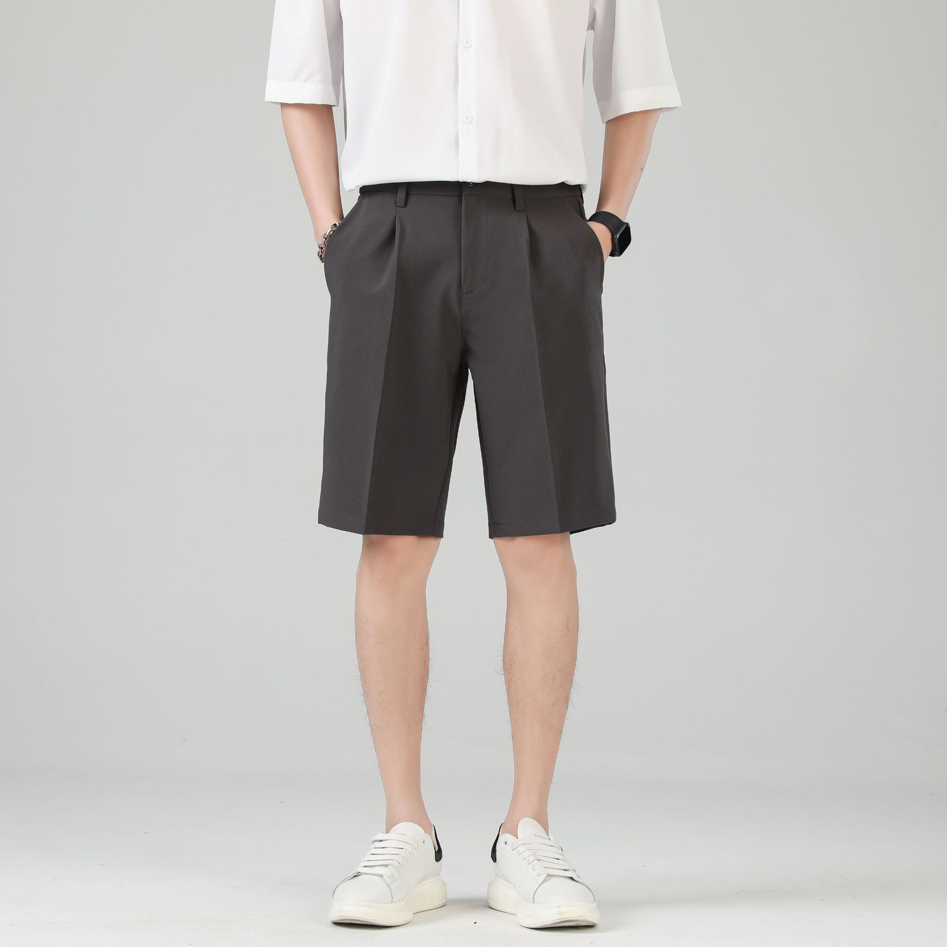 Men's Chino Shorts with Adjustment - Straight Cut with Pleats